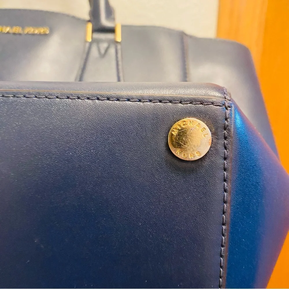MICHAEL KORS Navy Blue Leather Carolyn Handbag
